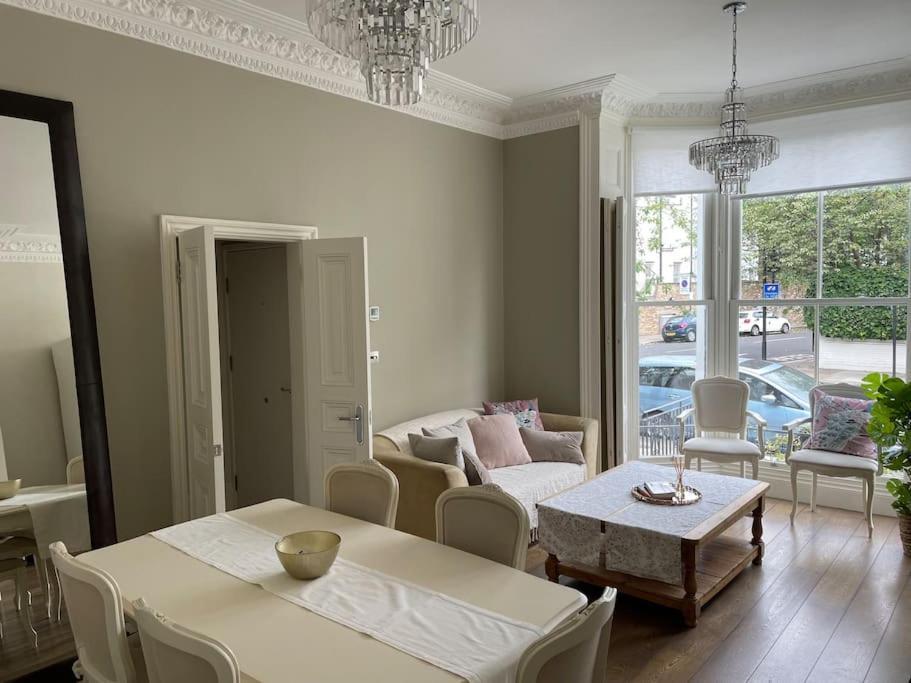 Stylish 3-Bedroom Flat In Kensington Λονδίνο Εξωτερικό φωτογραφία