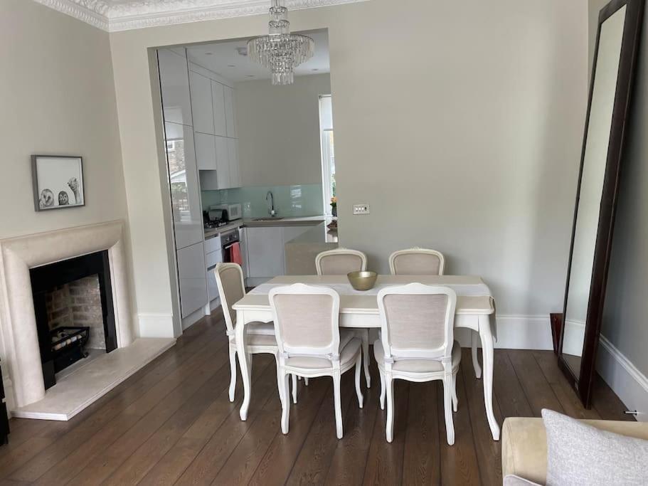 Stylish 3-Bedroom Flat In Kensington Λονδίνο Εξωτερικό φωτογραφία