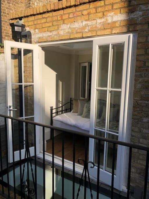 Stylish 3-Bedroom Flat In Kensington Λονδίνο Εξωτερικό φωτογραφία