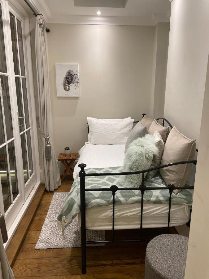 Stylish 3-Bedroom Flat In Kensington Λονδίνο Εξωτερικό φωτογραφία